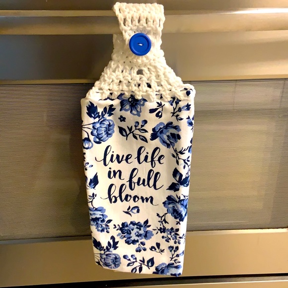 Hand Crafted Crochet Top Blue Floral Hanging Kitchen or Bathroom Hand Towels - Picture 4 of 4
